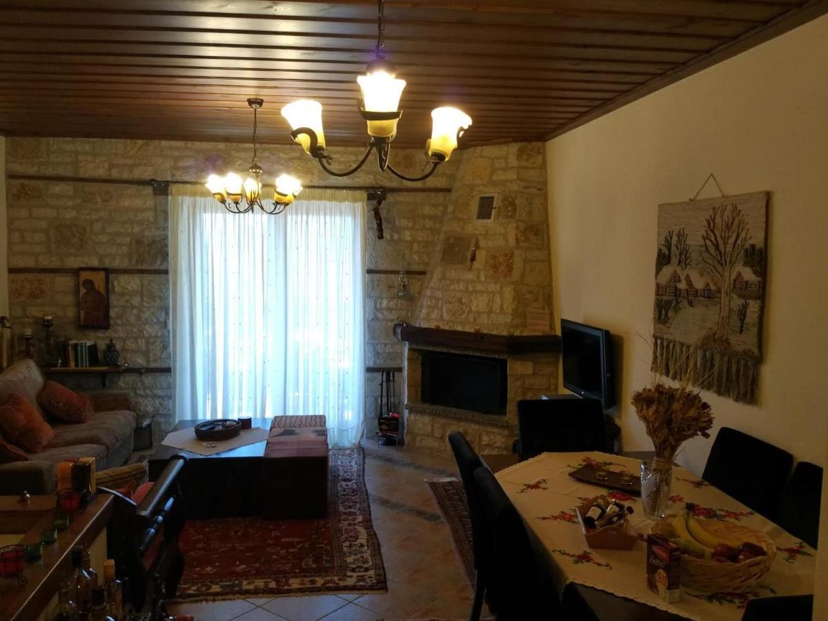 La Casa Di Pietra Villa Karpenísion Екстериор снимка